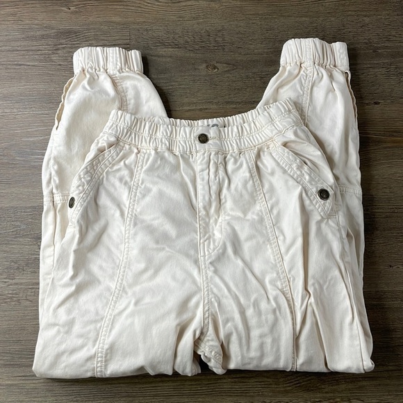 We the Free Women’s Cream High Rise Revival Cotton Denim Joggers, size XS - Picture 4 of 16